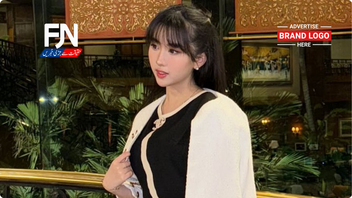 Felicia Jocelyne: The Inspiring Rise of Indonesia’s Creative Visionary - Fact Nama Felicia Jocelyne posing in her FellynFashion studio