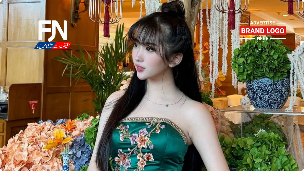 Felicia Jocelyne: The Inspiring Rise of Indonesia’s Creative Visionary - Fact Nama Felicia Jocelyne posing in her FellynFashion studio